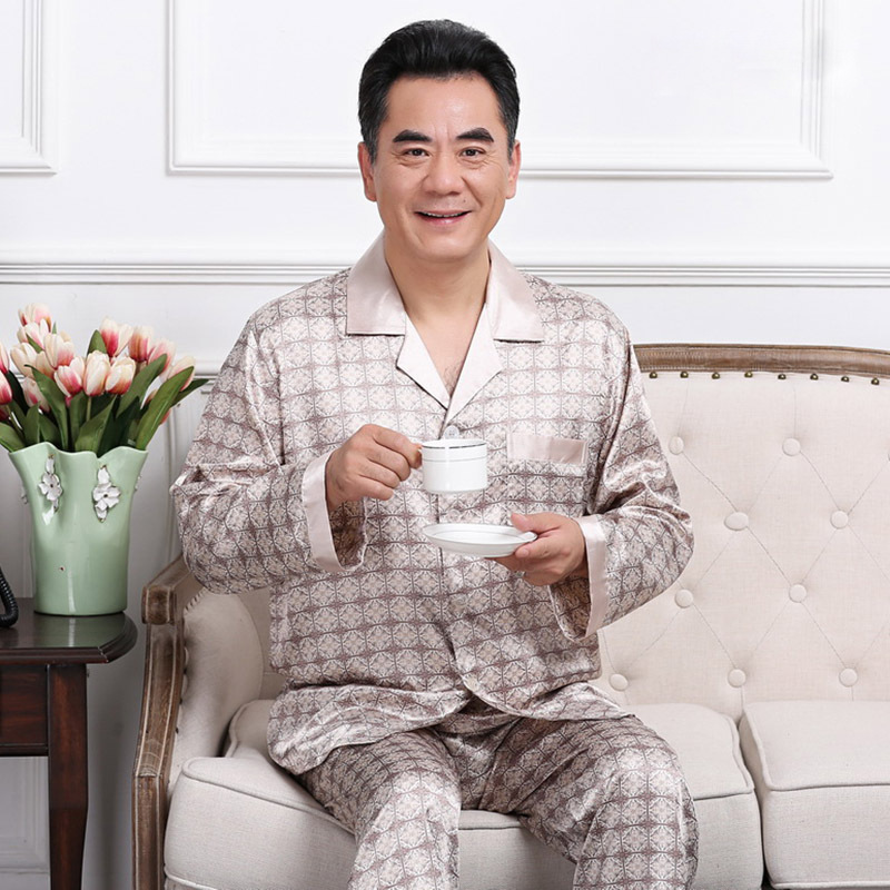 pijama người già