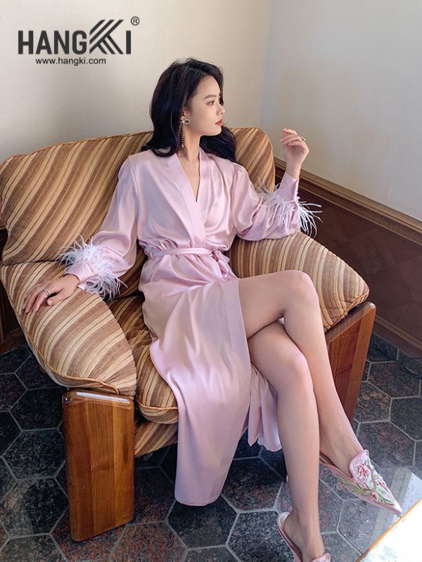 VCHG50 - Choàng ngủ lụa tay bo lông