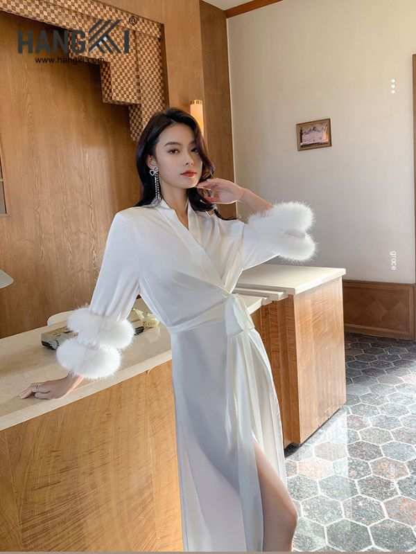 VCHG57 - Choàng ngủ lụa tay lông