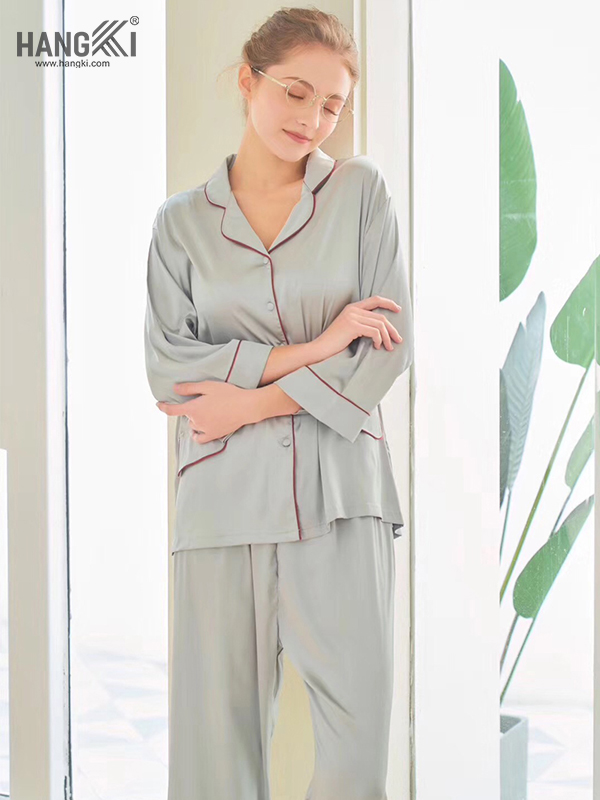 DD73 – Đồ Bộ Pijama Lụa Lửng