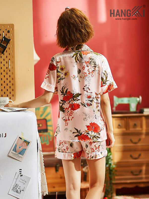 DN110 – Top 5 bộ pijama lụa dành cho nữ đẹp nhất hiện nay!